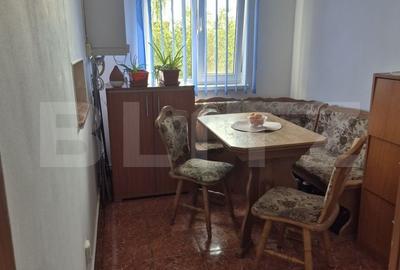 Apartament cu 3 camere în Florilor