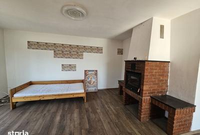 Casă cu 4 camere cu Teren 350 Mp în Florești
