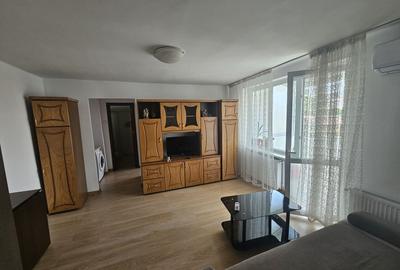 Apartament cu 2 camere semidecomandat, mobilat în Central