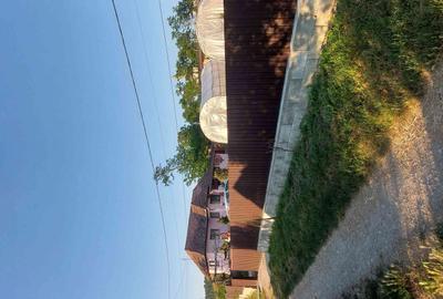 Casă cu 2 camere cu Teren 2200 Mp în Central