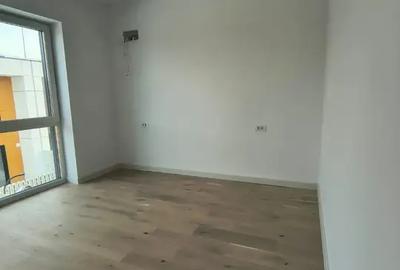 Apartament cu 4 camere semidecomandat în Periferie - 12