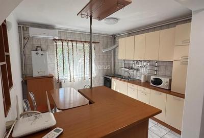 Apartament cu 3 camere decomandat în 13 Septembrie