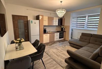 Apartament cu 3 camere semidecomandat în Central - 1