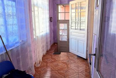 Casă cu 4 camere în Central - 1