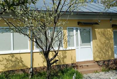 Casă cu 3 camere cu Canalizare în Fărcașele - 2