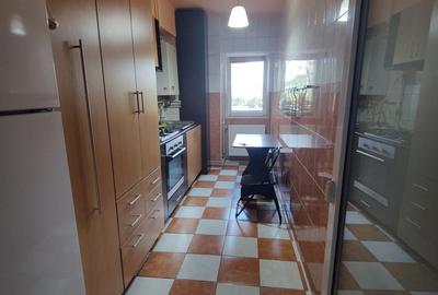 Apartament cu 2 camere semidecomandat în Mircea cel Bătrân
