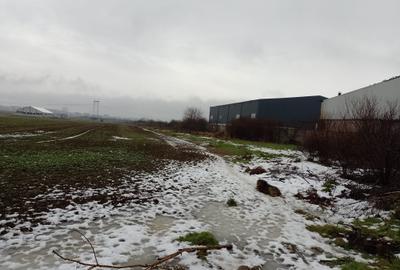 Teren intravilan de 6000 mp, în Central - 8