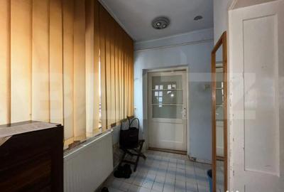 Casă cu 3 camere cu Teren 230 Mp în Dorobanți