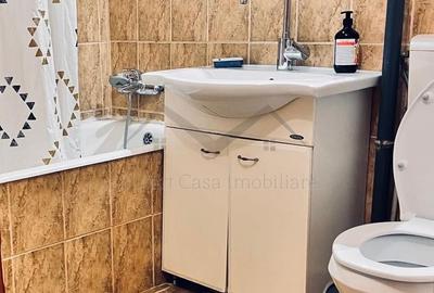 Apartament cu 3 camere decomandat în Galata