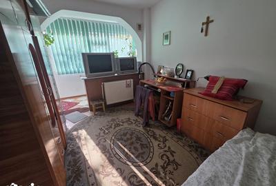 Apartament cu 2 camere semidecomandat, mobilat în Hipodrom - 3