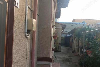 Casă cu 4 camere în Central - 2