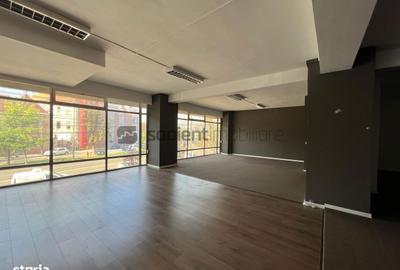 Spațiu comercial, de 357 mp, în Central - 14