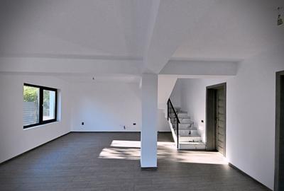 Casă cu 4 camere cu Canalizare în Păulești - 4