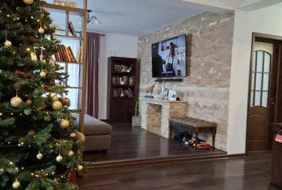 Casă cu 5 camere cu Canalizare în Valu lui Traian - 12