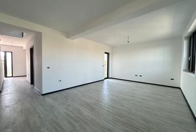 Duplex cu 4 camere cu Canalizare în Popas Păcurari - 9