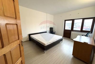 Casă / Vilă cu 5 camere de închiriat în zona Palazu Mare - 3