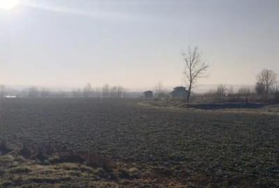Teren de 4000 mp, în Budeni - 2