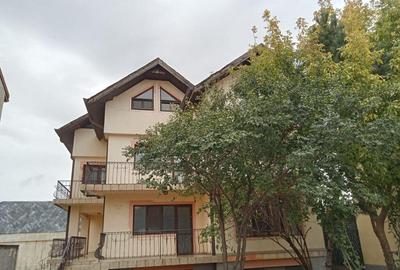 Casă cu 4 camere cu Teren 500 Mp în Bd. Coșbuc - 1