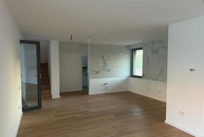 Vila deosebita de vanzare - zona Mamaia Nord pe malul laculu - 2