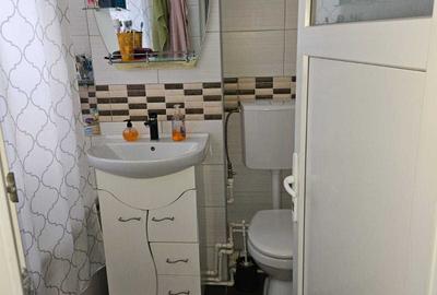 Apartament cu 3 camere decomandat în Micro 4 - 5