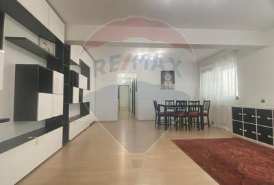 Apartament cu 3 camere semidecomandat, mobilat în Metalurgiei