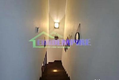 Casă cu 3 camere cu Teren 160 Mp în Central - 1