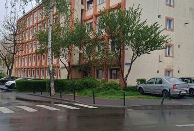 Apartament cu 2 camere nedecomandat în Tractorul - 4