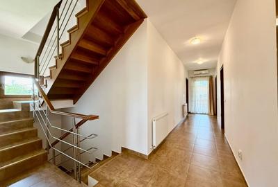 Casă individuală cu 6 camere cu Canalizare în Odăi - 16