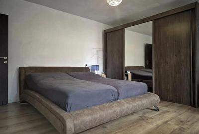 Apartament cu 3 camere decomandat, mobilat în Complex Studențesc - 2