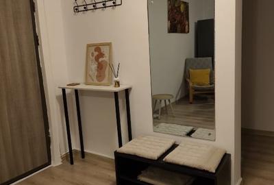 Apartament cu 3 camere decomandat, mobilat în 13 Septembrie - 5