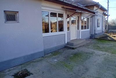 Casă cu 4 camere în Mârzănești - 3