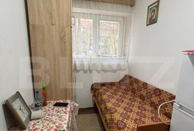 Camera de camin de vanzare cu baie propie, parter - ?te - 2