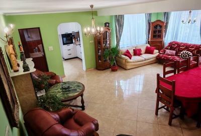Vilă cu 7 camere, 3 băi, P+M, garaj, terasă, 1130 mp teren, Sântandrei, Bihor. - 3