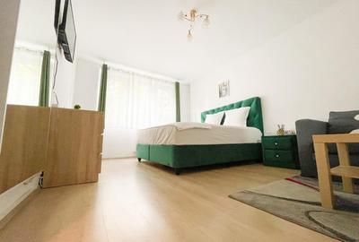 Titan, Auchan, str. Jean Steriadi, - 3