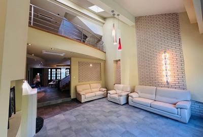 Duplex cu 12 camere cu Canalizare în Roșu - 6