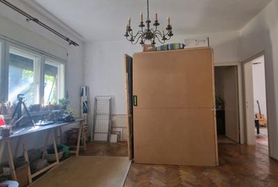 Universitate - Vasile Lascar - Apartament 3 camere - centrala termica - 2 gr san - 14