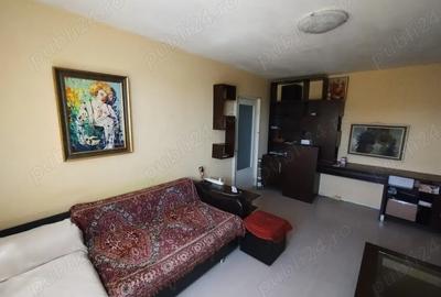 PROPRIETAR vind apartament cu trei camere in zona 1 Decembrie Ozana - 9