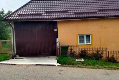 Casă cu 4 camere în Recea - 1