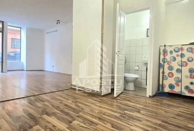 Spatiul comercial central - 7