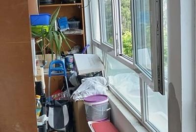 Apartament cu 3 camere semidecomandat în Dristor