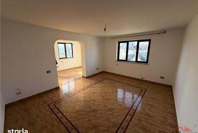 Casă cu 3 camere cu Teren 300 Mp în Central - 5