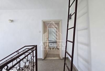 Casă cu 8 camere cu Teren 1140 Mp în Central - 8