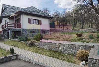 Casa de inchiriat in Poiana Campina - 2