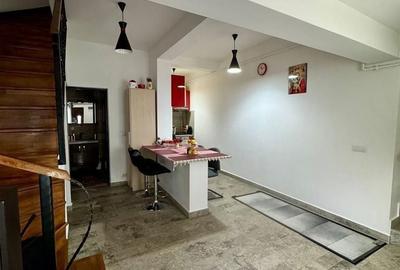 Casă cu 3 camere cu Teren 134 Mp în Central - 1