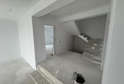 Casă individuală cu 7 camere cu Canalizare în Domnești - 23