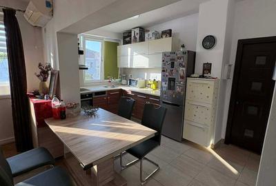 Apartament cu 3 camere decomandat în Decebal - 6
