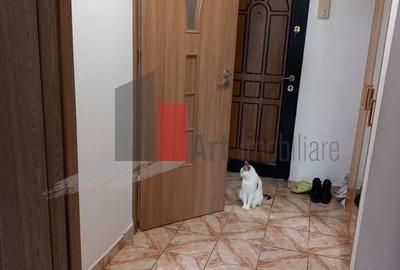 Garsonieră decomandată în Apărătorii Patriei - 2