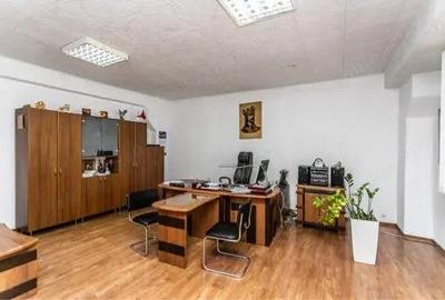 Ofer spre inchiriere birou spatiu comercial 56 de mp, etaj1 in zona unirii. - 3