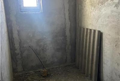 Casa de vanzare in sat  Botarlau , parter si mansarda cu suprafata de 242 mp , t - 5