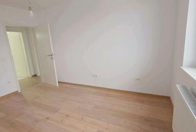Apartament cu 3 camere decomandat în Tractorul - 11